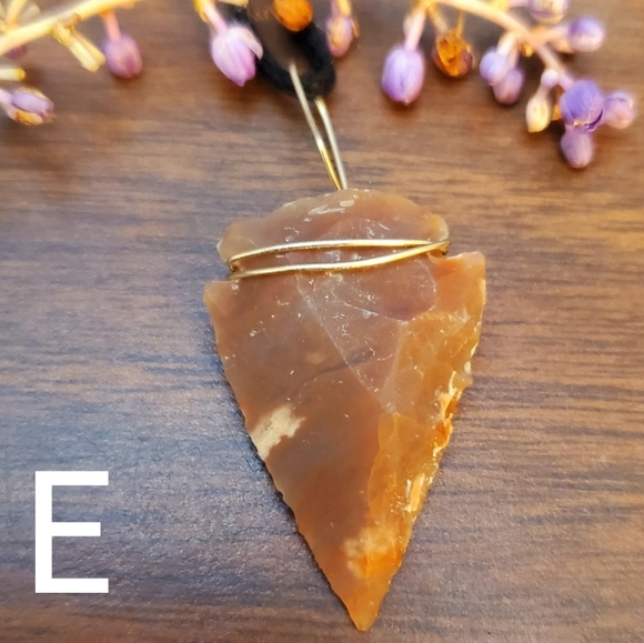 🌿 Natural Stone Arrowhead Necklace 🌿 - Picture 7 of 16